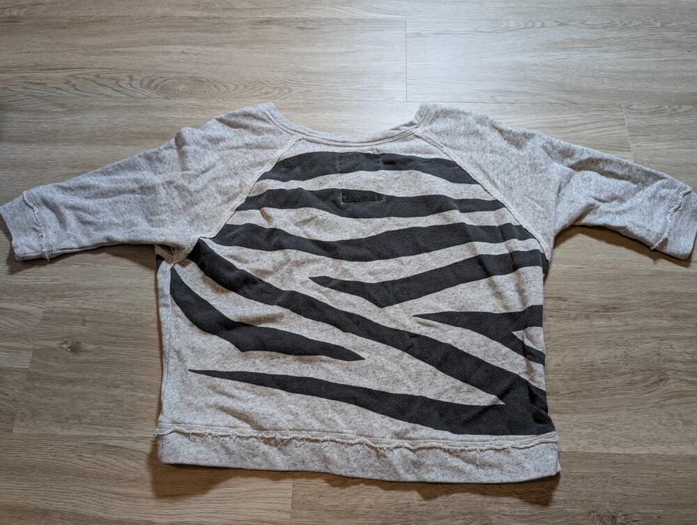 Love Express Womens Large Gray Zebra Print Studded Crop Sweatshirt Cotton Top